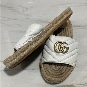 Gucci flats sandals 38 or 7.5-8